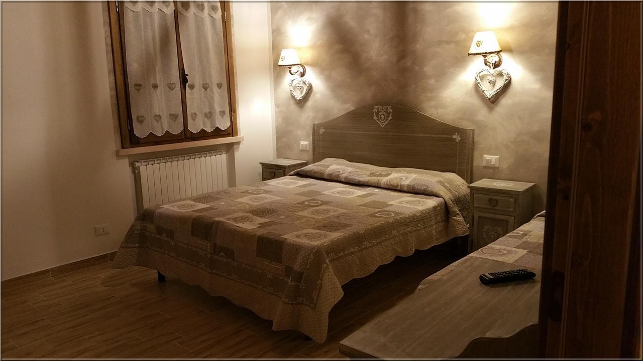 La Casa Delle Rondini Bed & Breakfast Roncoferraro Exterior photo