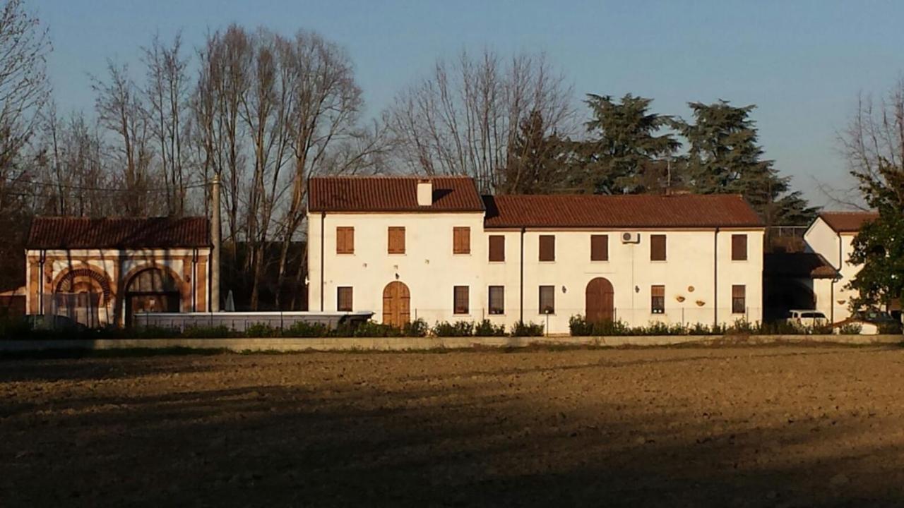 La Casa Delle Rondini Bed & Breakfast Roncoferraro Exterior photo